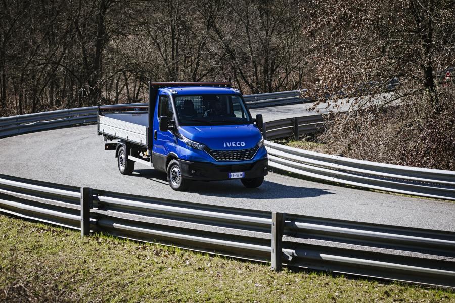 Iveco Daily 35 Chassis Cab 2019 года  (фото 5 из 9)